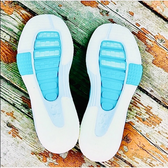 SALE NWT 5 Star Under Armour Speedform Slip On - Picture 4 of 8